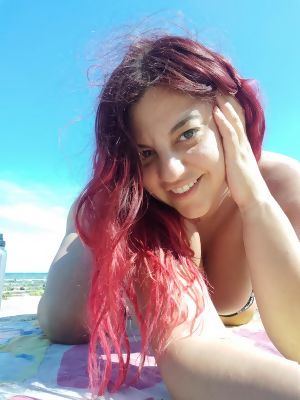 *******s-bent-over-and-at-the-beach-is-where-i-like-to-be-rAcLHz.jpg