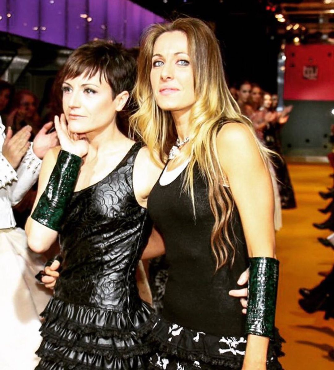 saraescu1981 - CWiLYbxsyaw.jpg