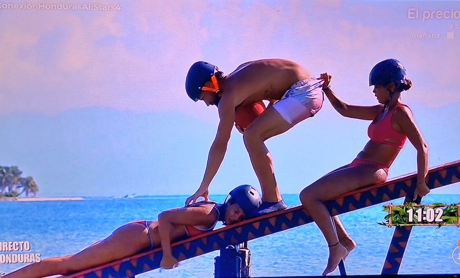 Screenshot_20251014_035637_Video Player.jpg