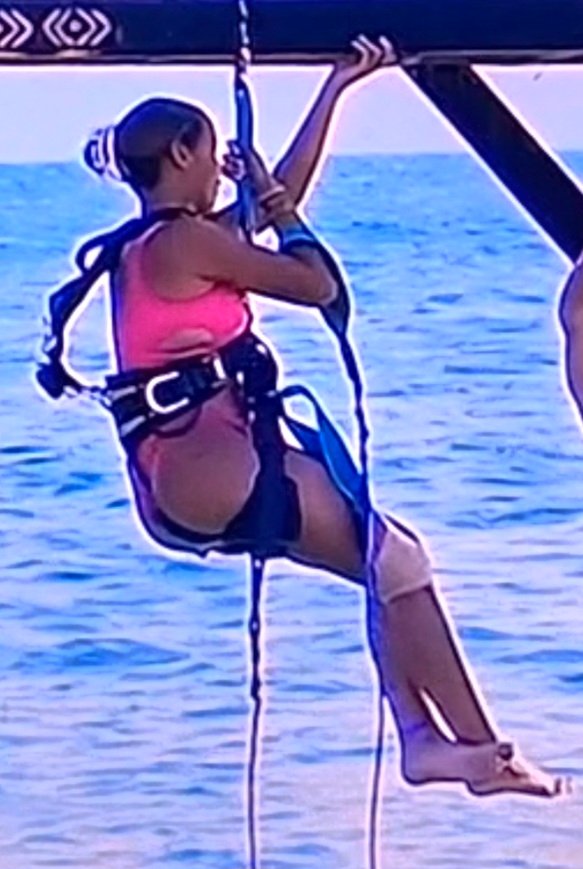 Screenshot_20251017_171627_Video Player.jpg