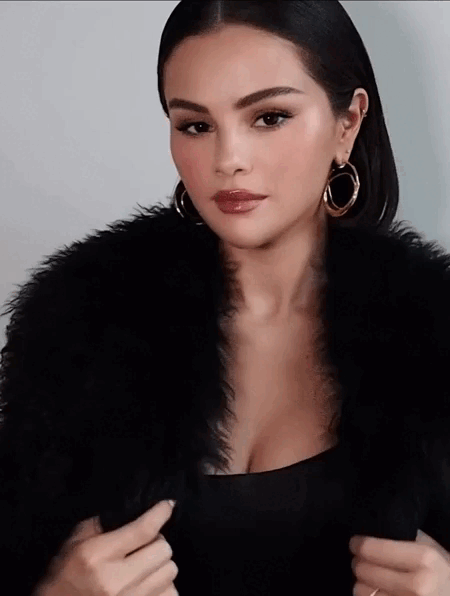 Selena Gomez 01.gif