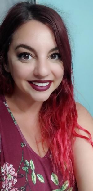 selfy-red-on-red-in-red-f33-lEfUlb.jpg
