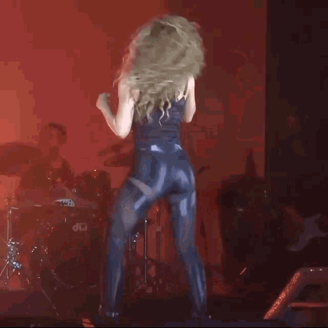 shakira-ass.gif