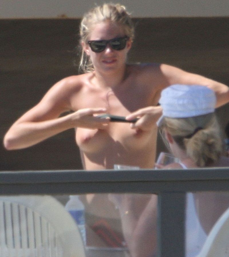 Sienna-Miller-topless-California-02.jpg