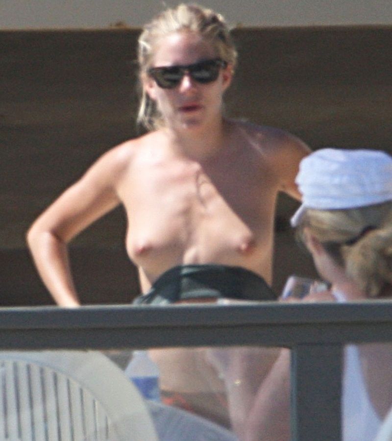 Sienna-Miller-topless-California-05.jpg