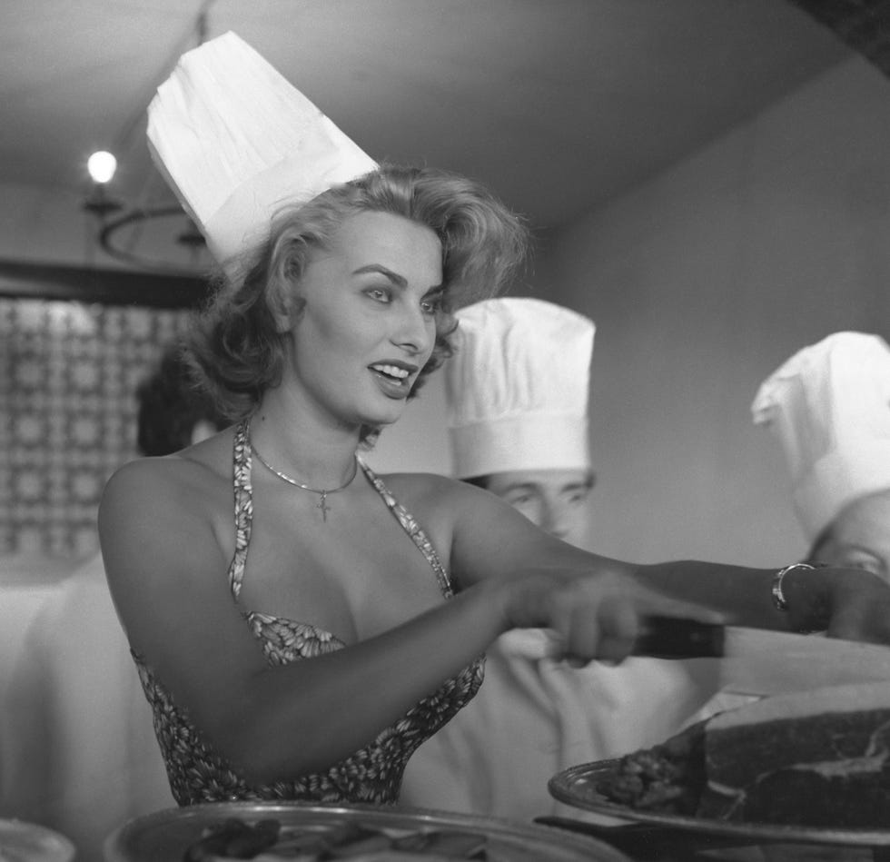 sofia-loren4-1663660990.jpg