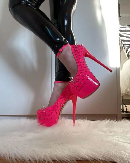 tacones 6b7e3512_540.jpg