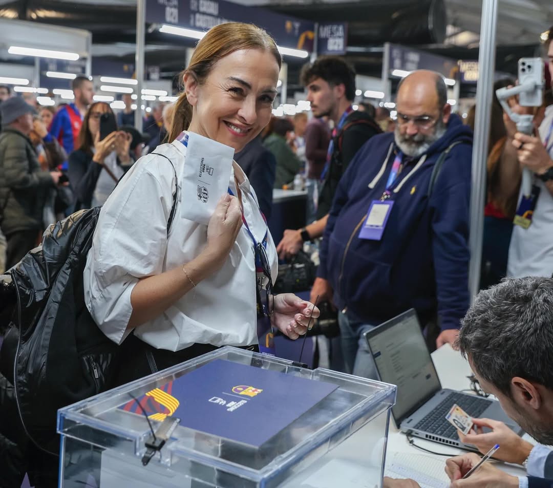 Tenim aquesta sort.Ahir, avui i sempre 💙♥️@fcbarcelona Gràcies per les fotos, companys @sportva.jpg