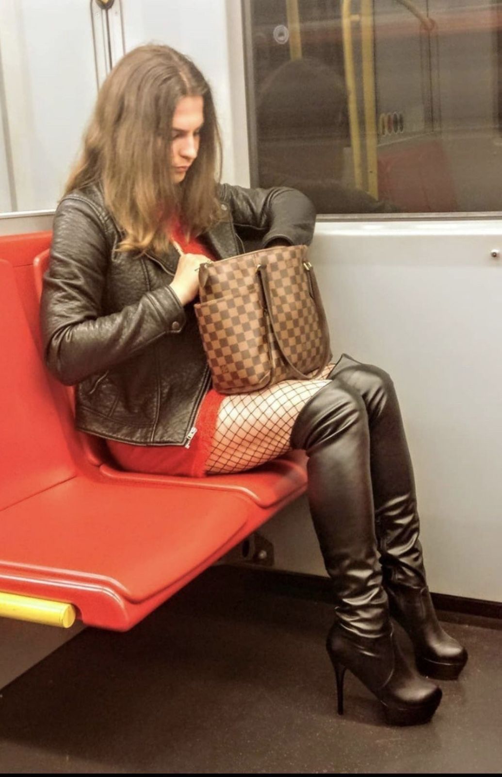 tumblr_17289e60ae2042d5239f5ba90d906c3b_fbbd2870_1280.jpg