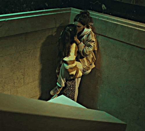tumblr_1eb7833c7b1895bde1b8a59d51c42e68_9ffae39a_500.gif