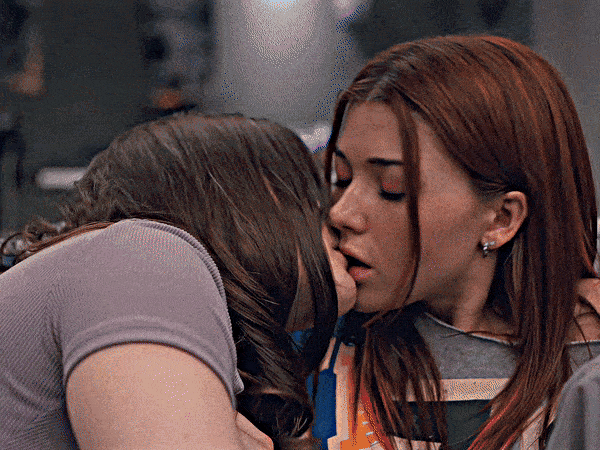 tumblr_2735fc8f5e2d299b023c8dd3f7c865ba_073ee647_640.gif