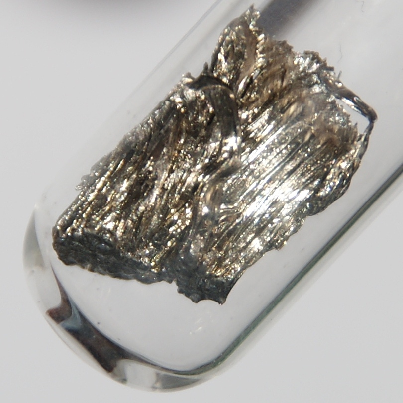 Ultrapure_sublimated_samarium,_2_grams.jpg