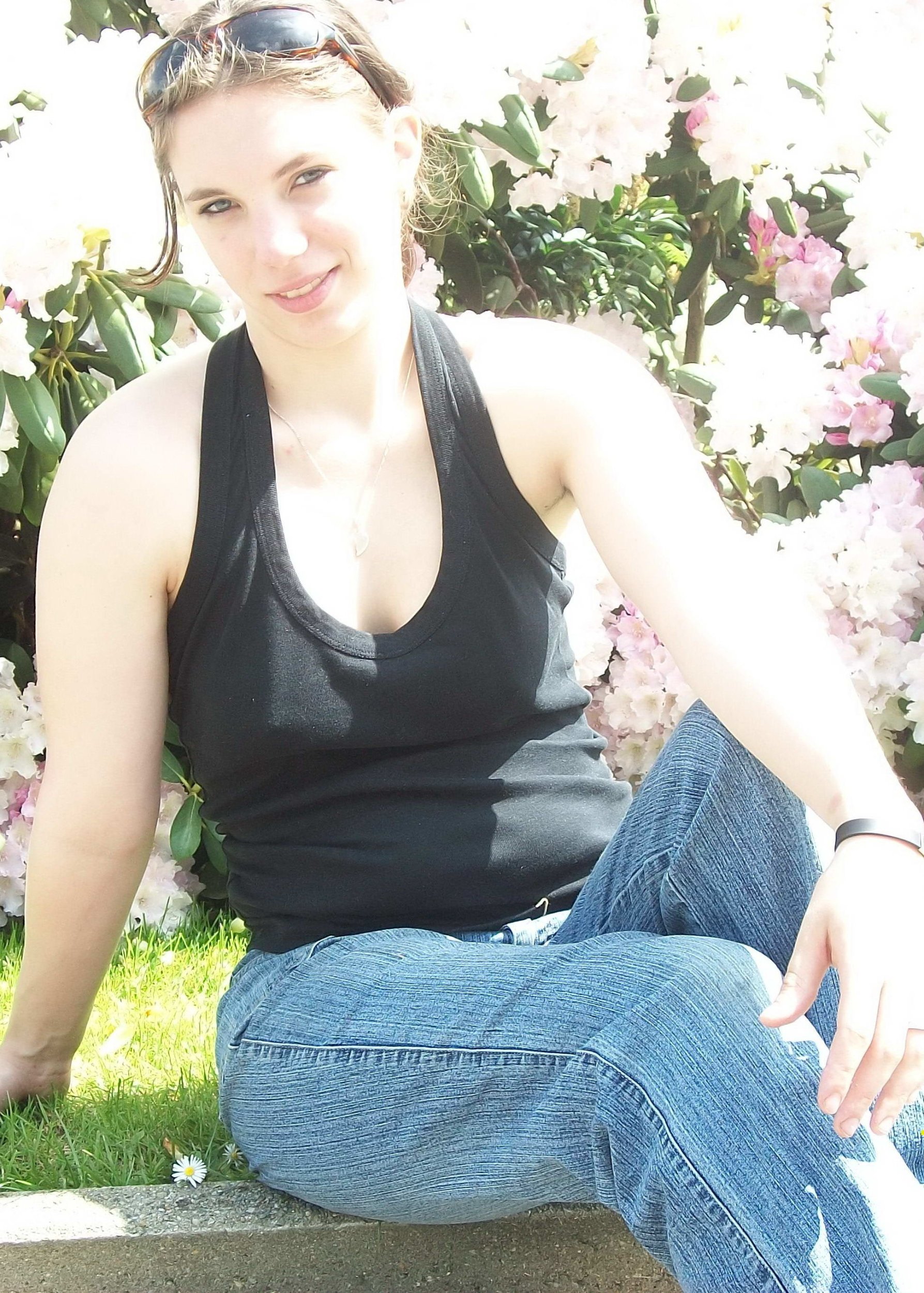 Vestidas sin sujetador (1).jpg